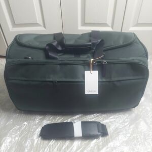NWT! Quince Voyage Garmet Green Duffel Bag/ Travel Bag!